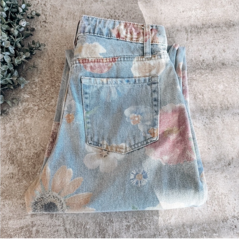 Wild Fable Blue and Pink High Rise 90s Relaxed Straight Jean Size 4